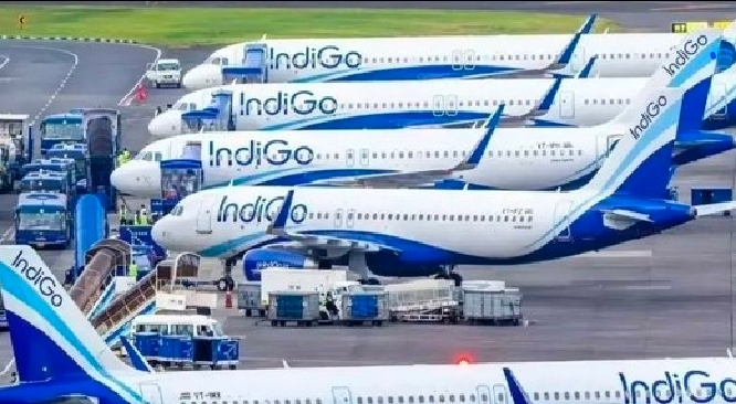 DGCA की सख्ती: इंडिगो पर 22 करोड़ का जुर्माना, क्रू से ज्यादा काम और खराब प्लानिंग बनी वजह