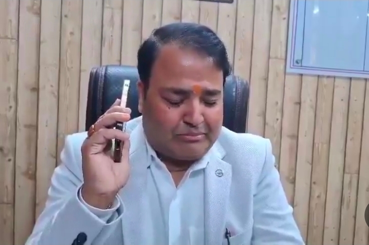 ‘योगी-मोदी का अपमान बर्दाश्त नहीं’, एक और सरकारी अफसर ने दिया इस्तीफा, सियासी हलकों में मचा हड़कंप